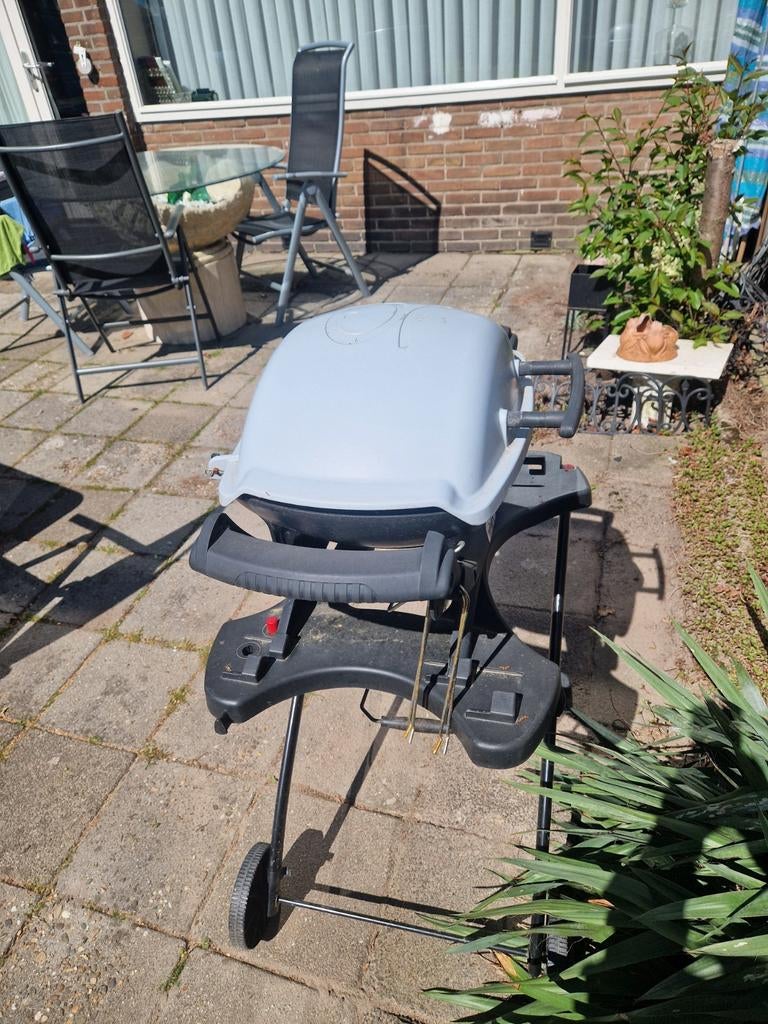 Elektrische barbecue met onderstel en wielen, Ophalen of Verzenden, Gebruikt