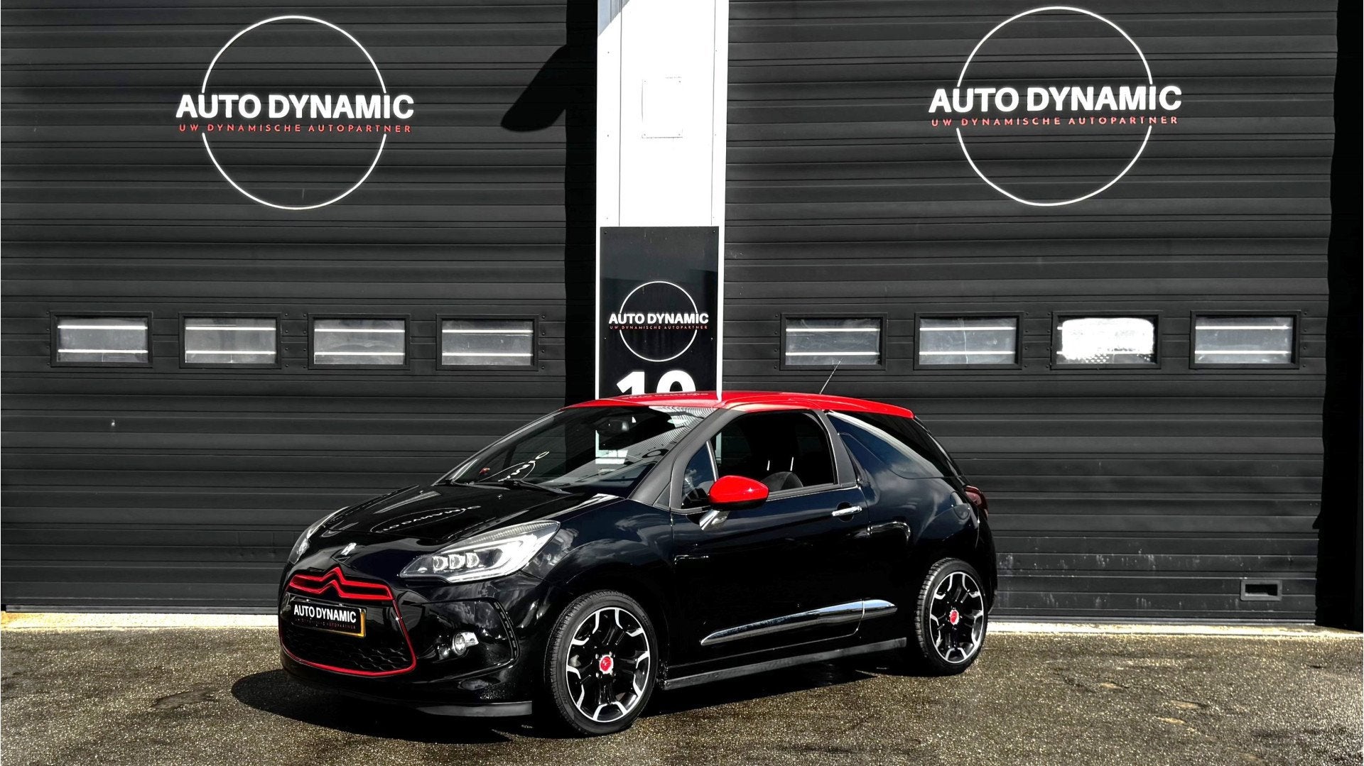 Citroën DS3 1.2 PureTech So Red (bj 2015), Auto's, Stof, Zwart, Origineel Nederlands, Bedrijf