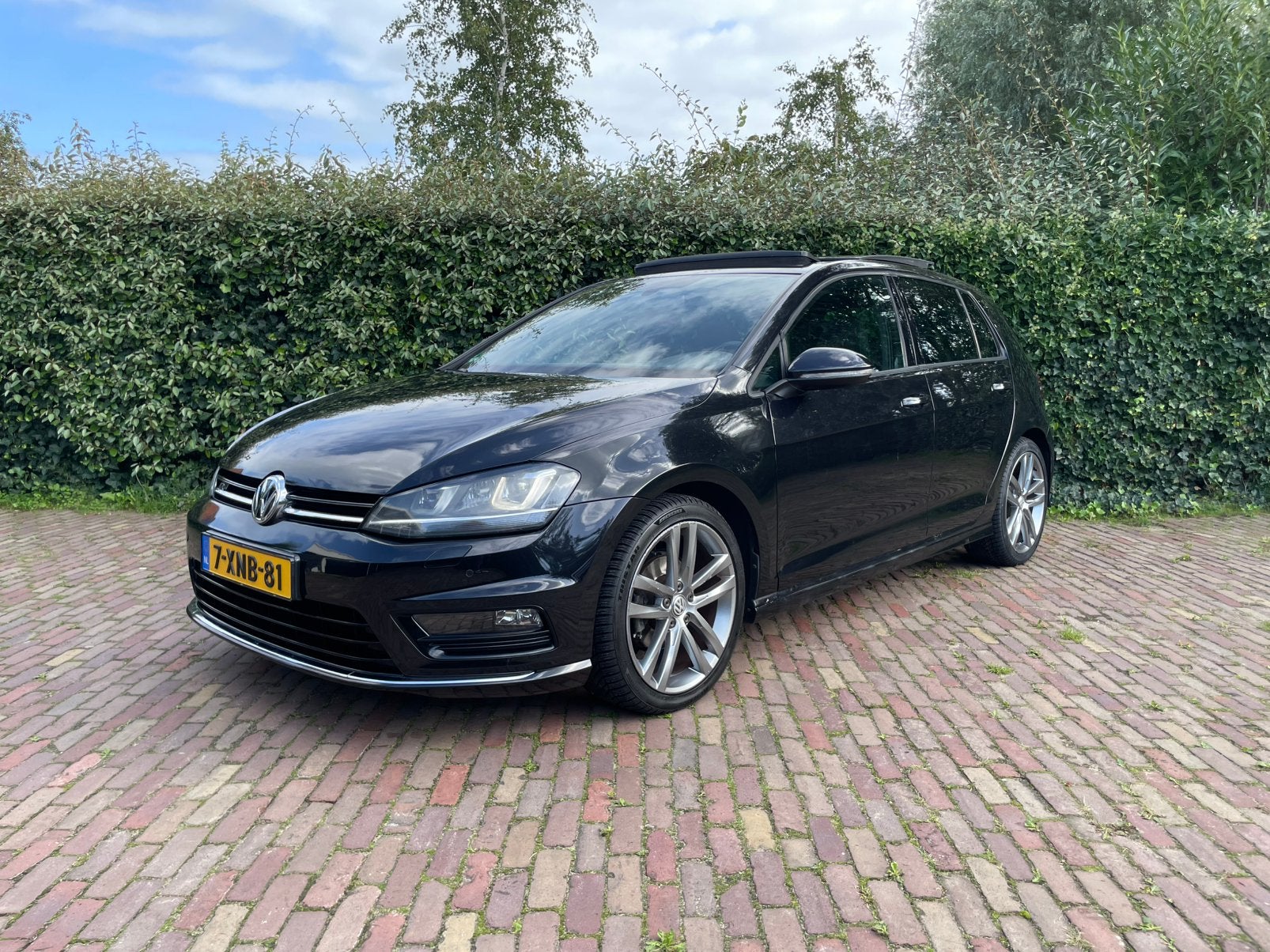 Volkswagen Golf 1.2 TSI R-Line Pano Nw Banden DSG 2014 Zwart, Auto's, Zwart, 4 cilinders, Zwart, Origineel Nederlands