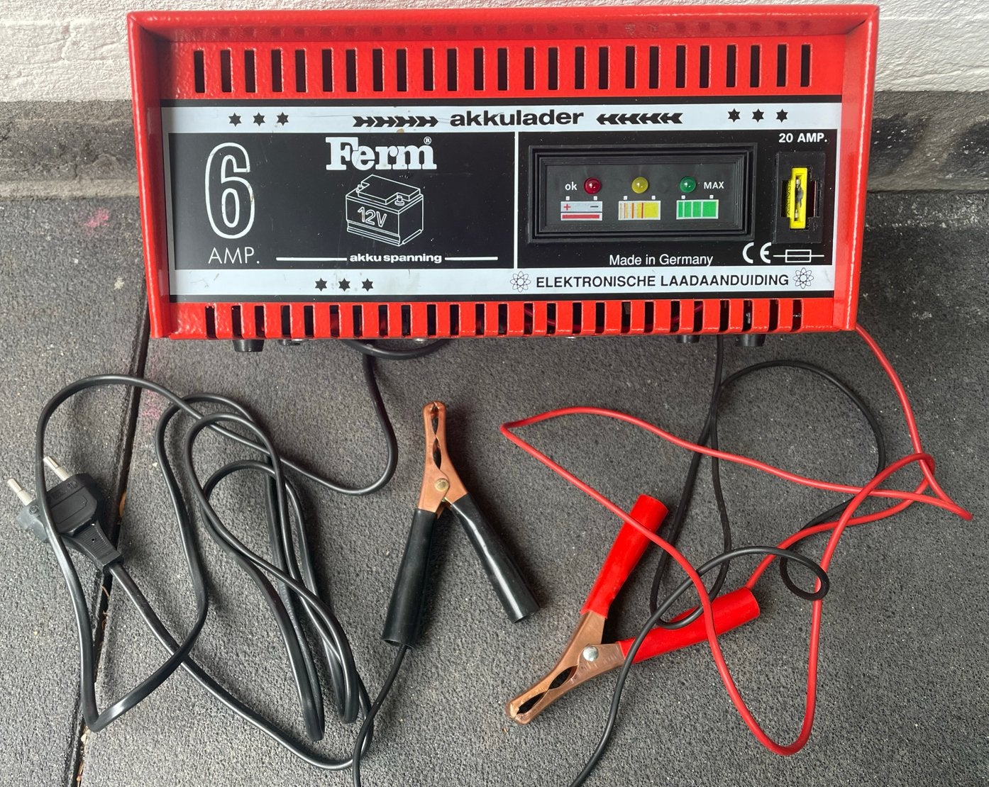 Ferm Acculader 6/20 Ampere - Elektronische Laadaanduiding, Ophalen of Verzenden, Gebruikt, Universele onderdelen