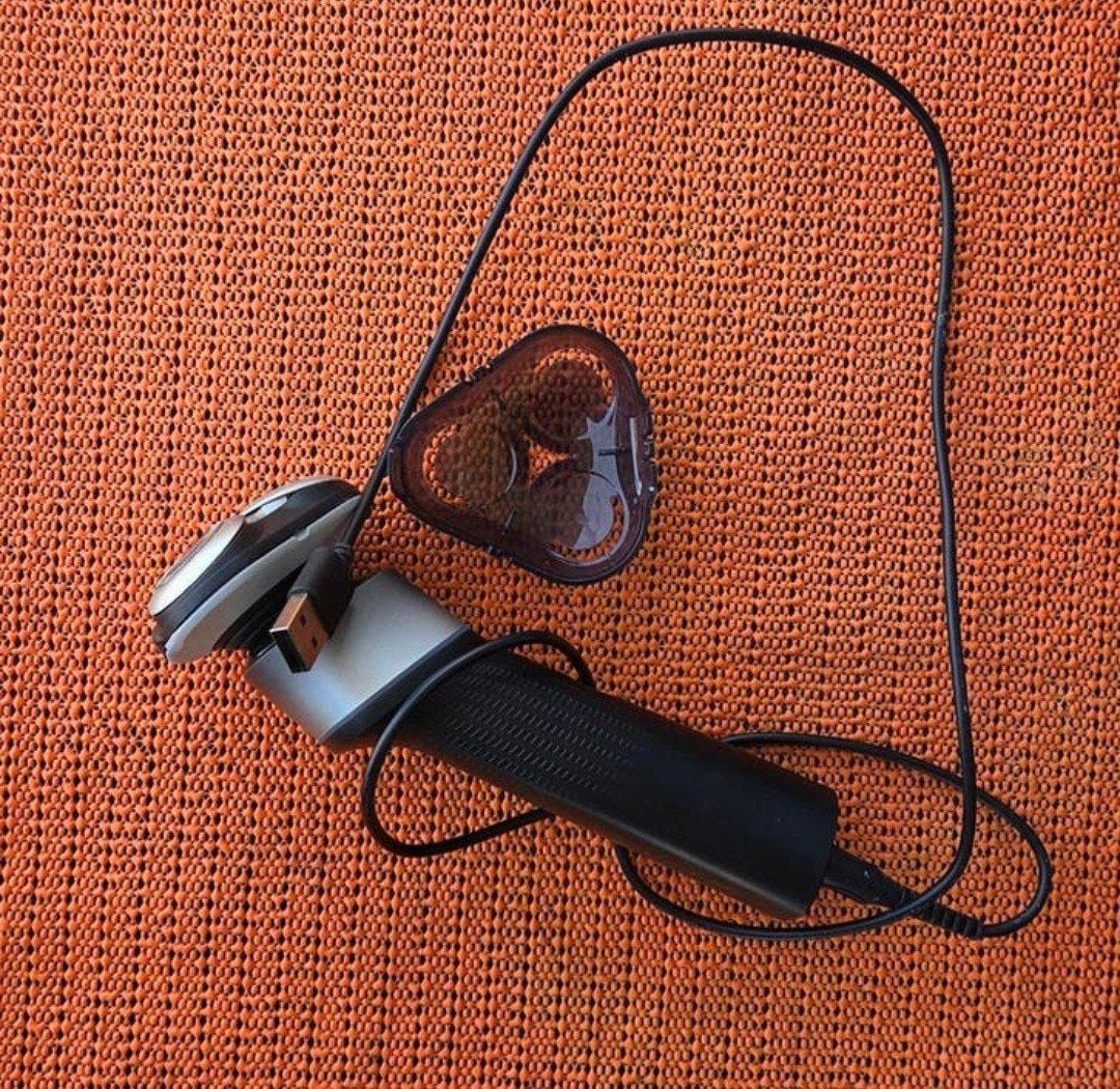 Elektrisch scheerapparaat met USB-oplader, Ophalen of Verzenden, Gebruikt, Scheren en Epileren