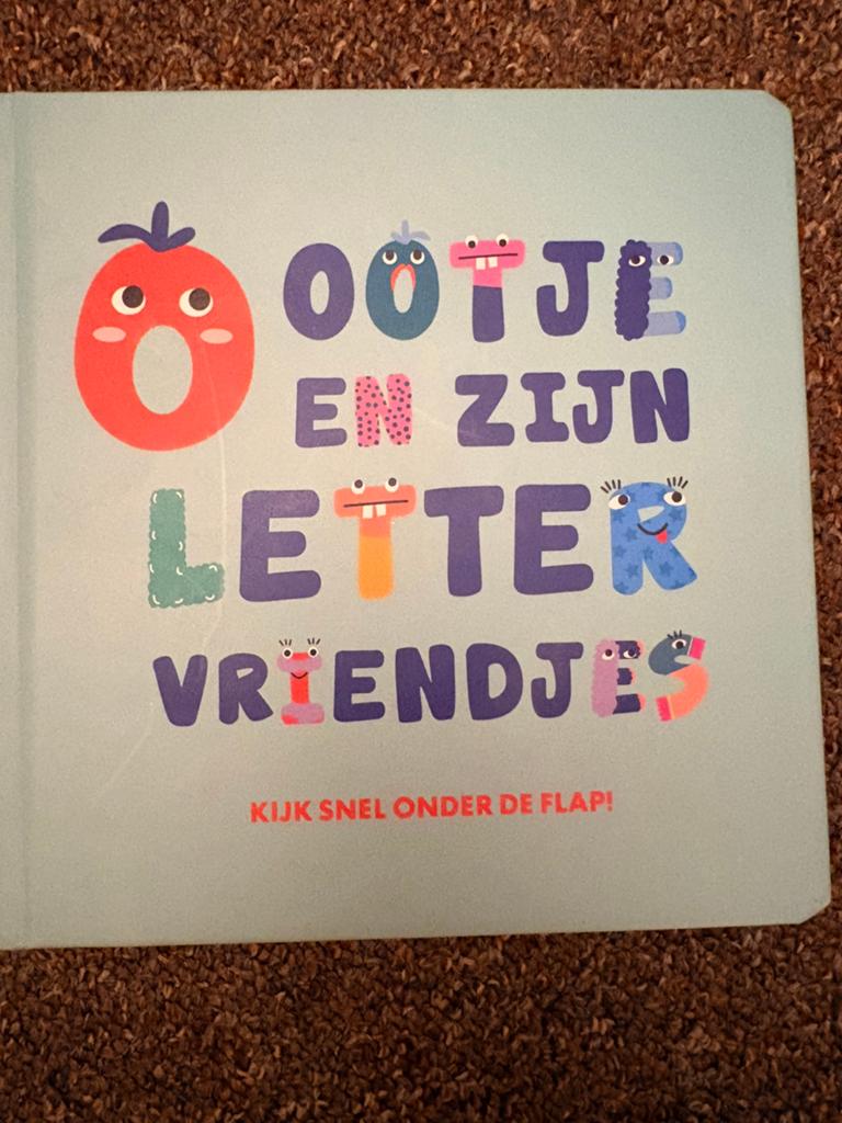Ootje en zijn lettervriendjes - Leerzaam kinderboek, Ophalen, Zo goed als nieuw, Uitklap-, Voel- of Ontdekboek, 2 tot 3 jaar