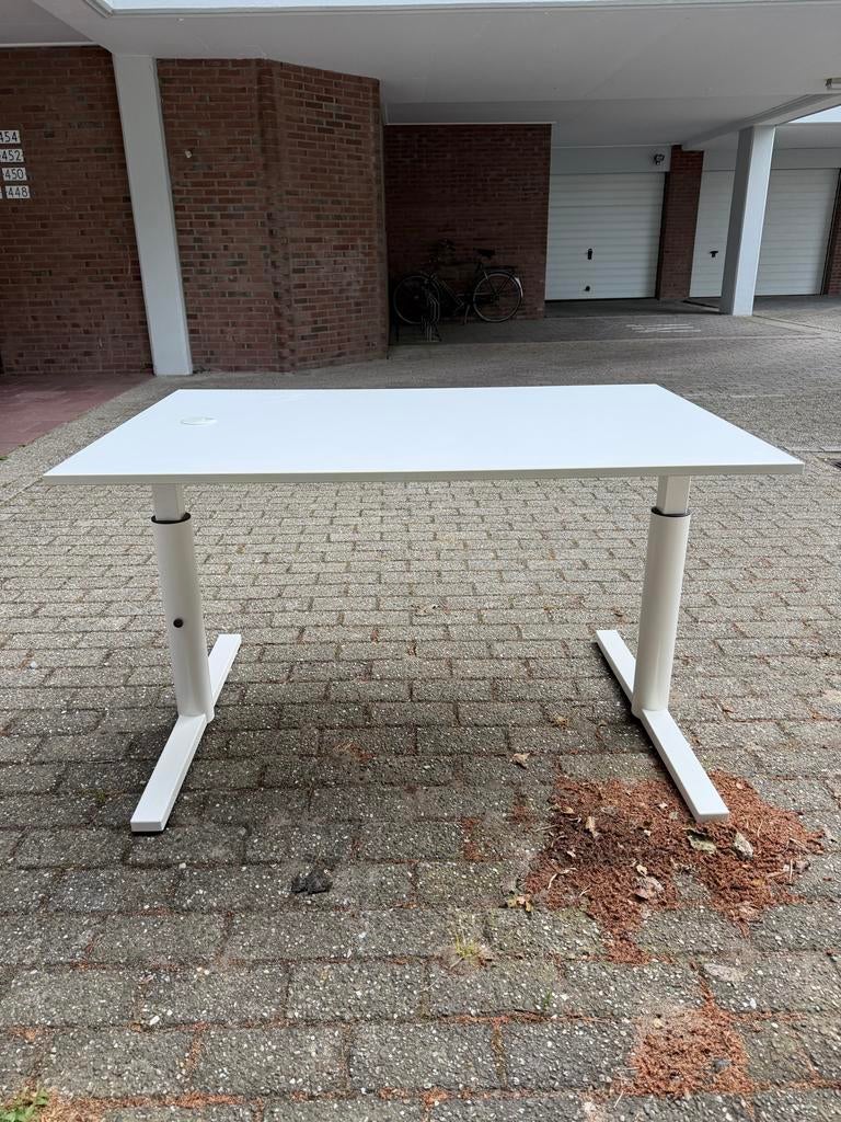 Gispen bureau 120x80 - Wit, in hoogte verstelbaar, Ophalen, Gispen, Gebruikt, In hoogte verstelbaar