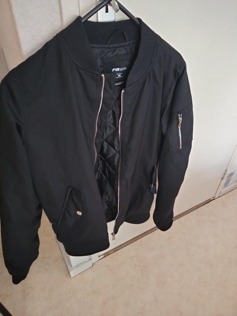 Tussenjas, Kleding | Dames, Jassen | Zomer, Maat 38/40 (M), Zwart, Ophalen of Verzenden, Zo goed als nieuw