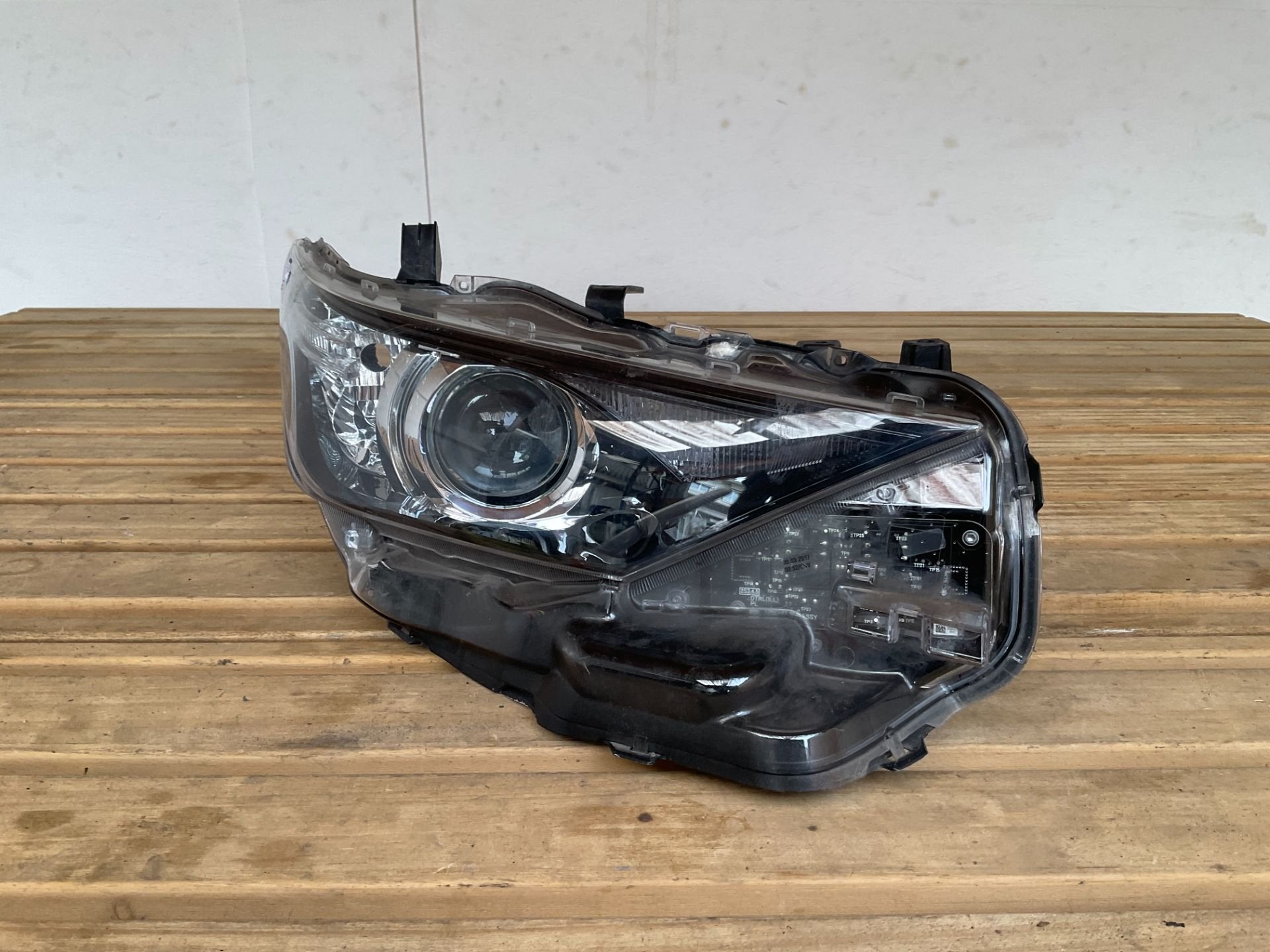 Koplamp Toyota Auris 81130-02K30 90078097 Rechts b3-4437, Auto-onderdelen, Info@toyota.co.jp, Gebruikt, Toyota Motor Corporation