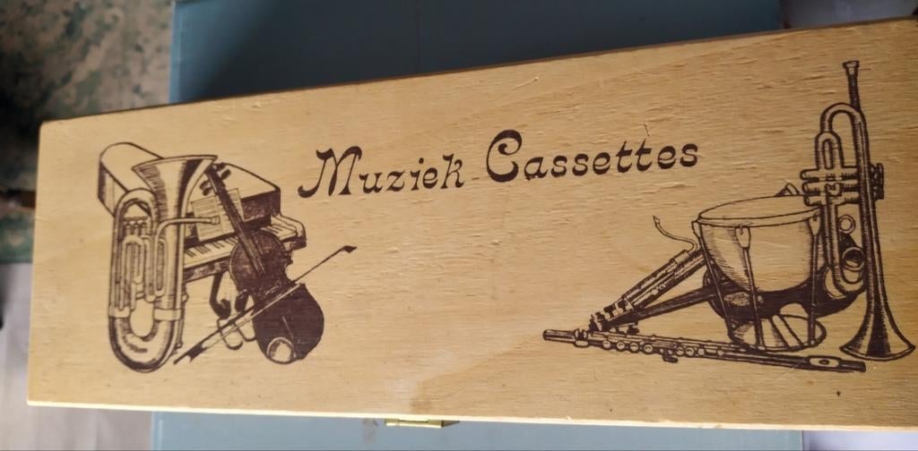 Oud kistje met 12 cassette bandjes, Ophalen of Verzenden, Gebruikt