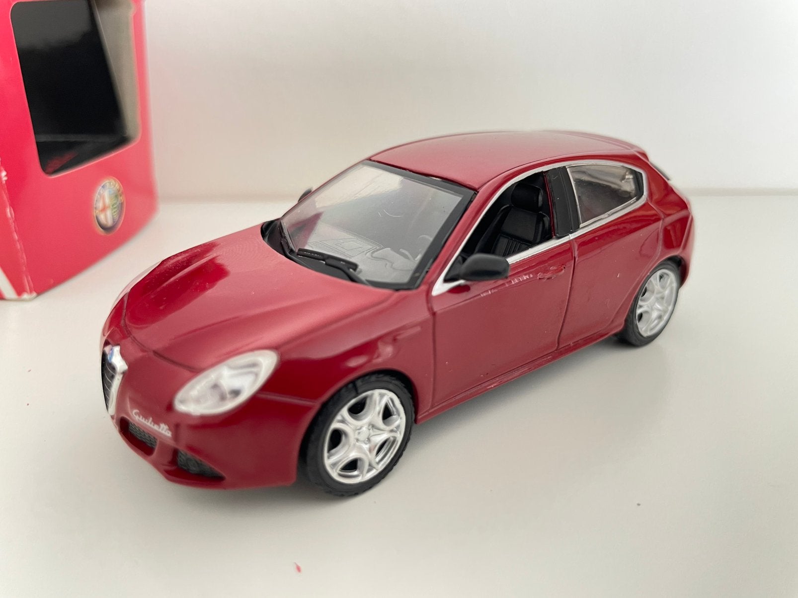 Alfa Romeo Giulietta, Ophalen of Verzenden, Zo goed als nieuw, Auto, Norev