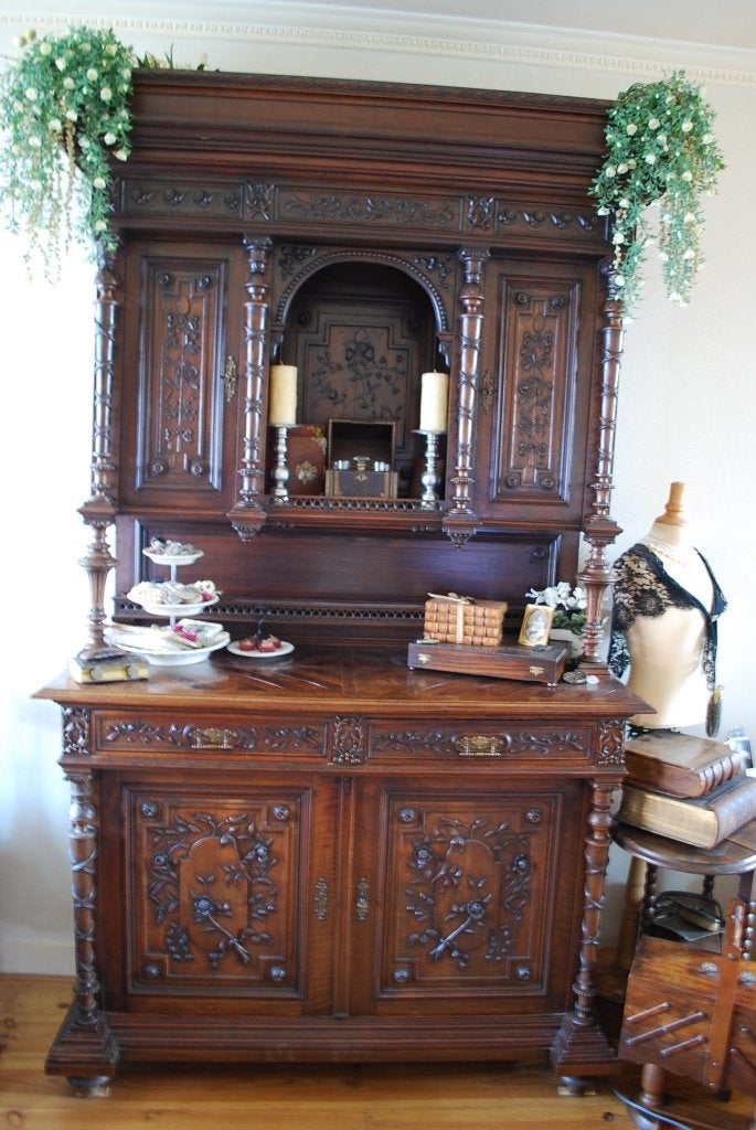 Antieke Henri Deux kast met veel houtsnijwerk, Antiek en Kunst, Ophalen