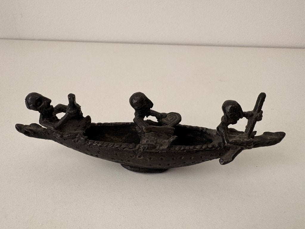 Bronzen beeldje Ashanti boot, Antiek en Kunst, Kunst | Niet-Westerse kunst, Afrika, Handgemaakt, 5 cm, Zwart