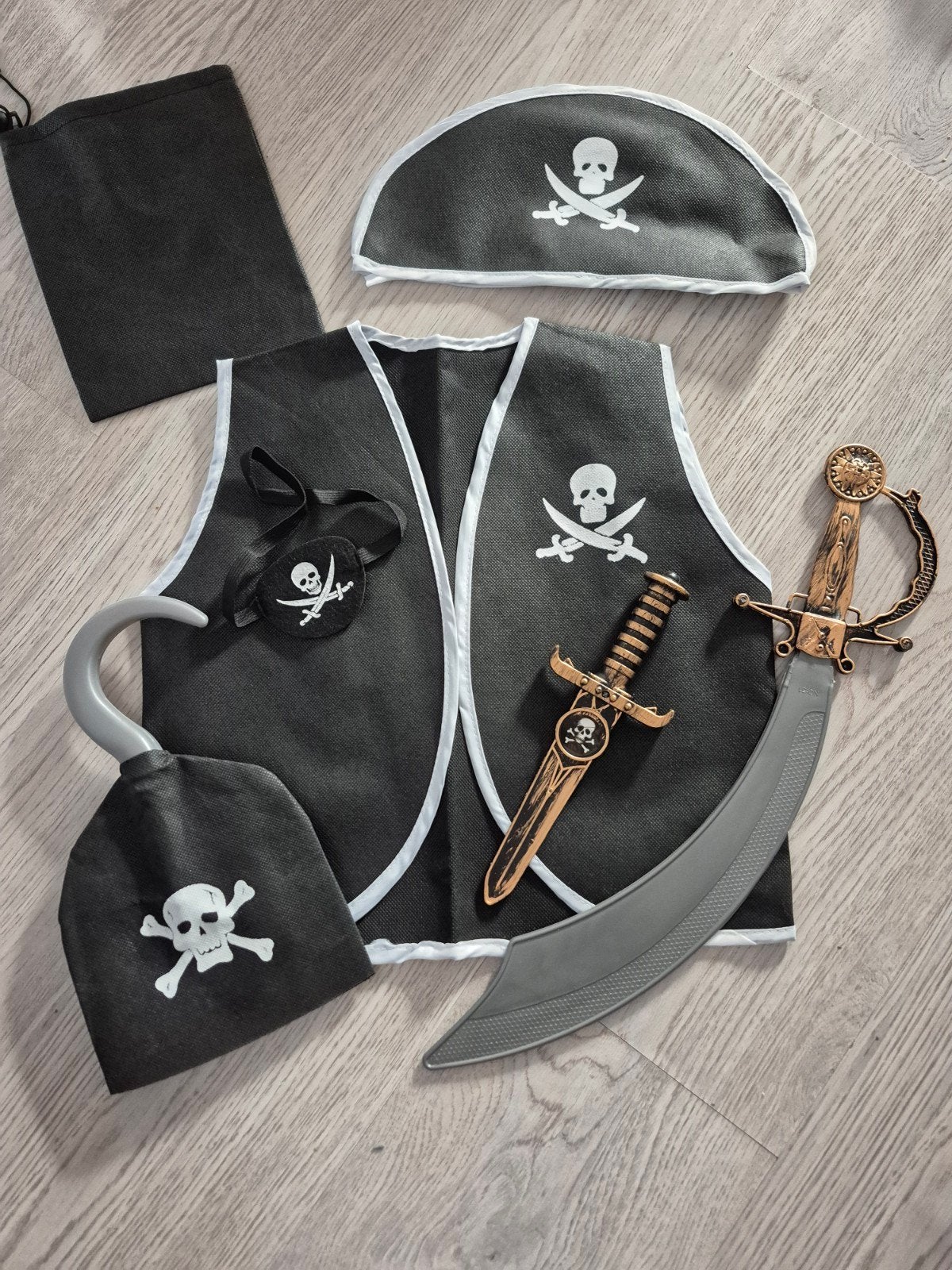 Leuk piratenpak met accessoires - Montessori verkleedkleding, Jongen of Meisje, Nieuw, Ophalen of Verzenden, .