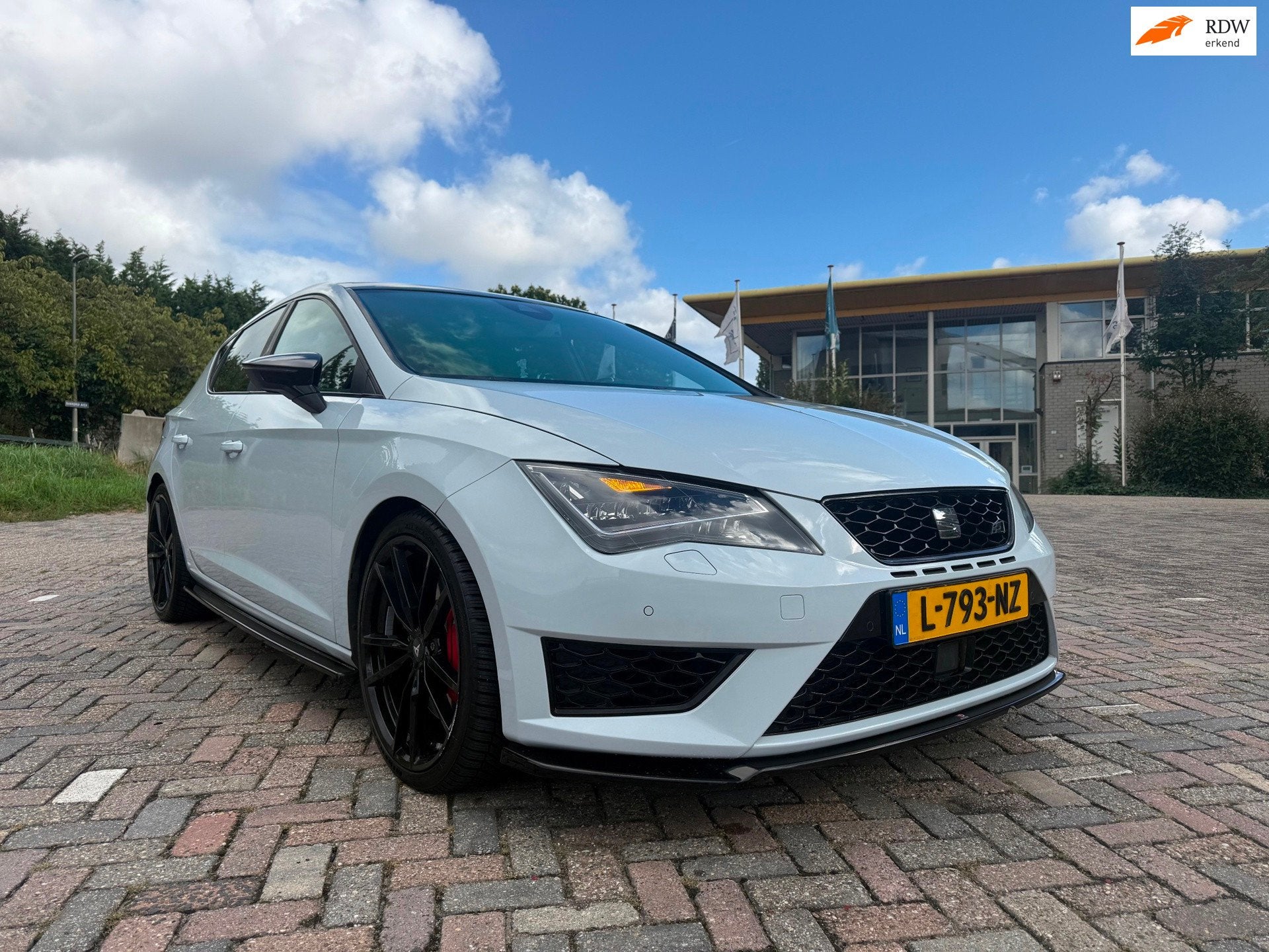 Seat Leon 2.0 TSI Cupra 280, Auto's, Dealer onderhouden, 15 km/l, 4 cilinders, 1984 cc