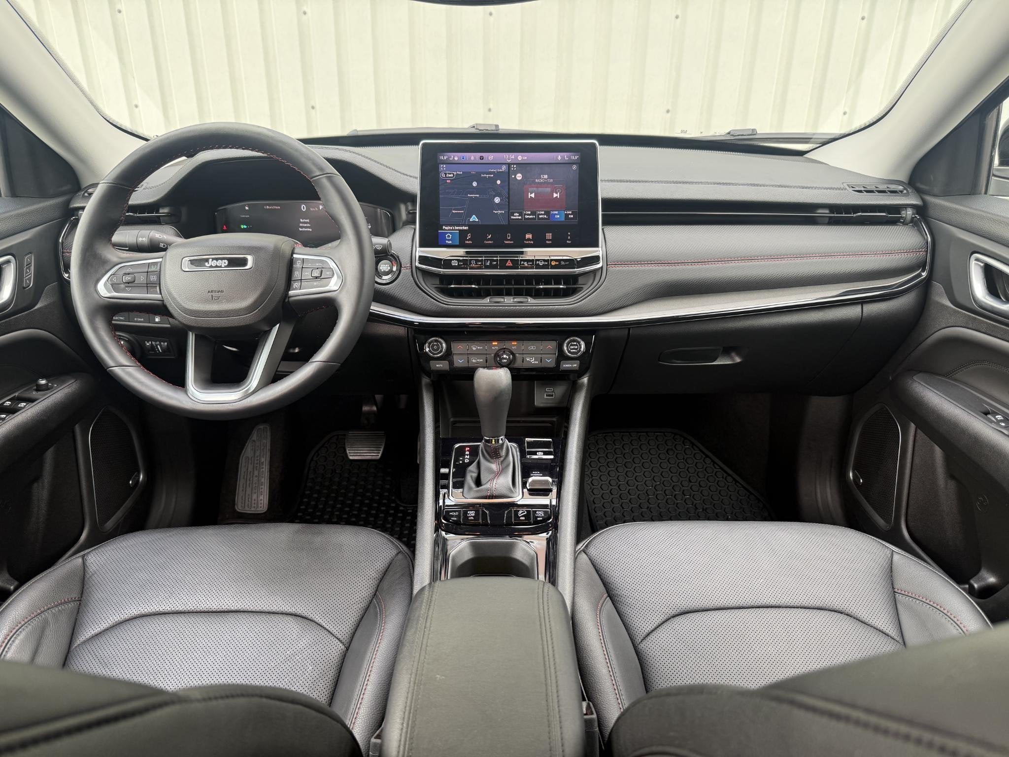 Jeep Compass 4xe 240 Plug-in Hybrid Electric Trailhawk / Sto, Auto's, Automaat, 4 cilinders, Zwart, Bedrijf