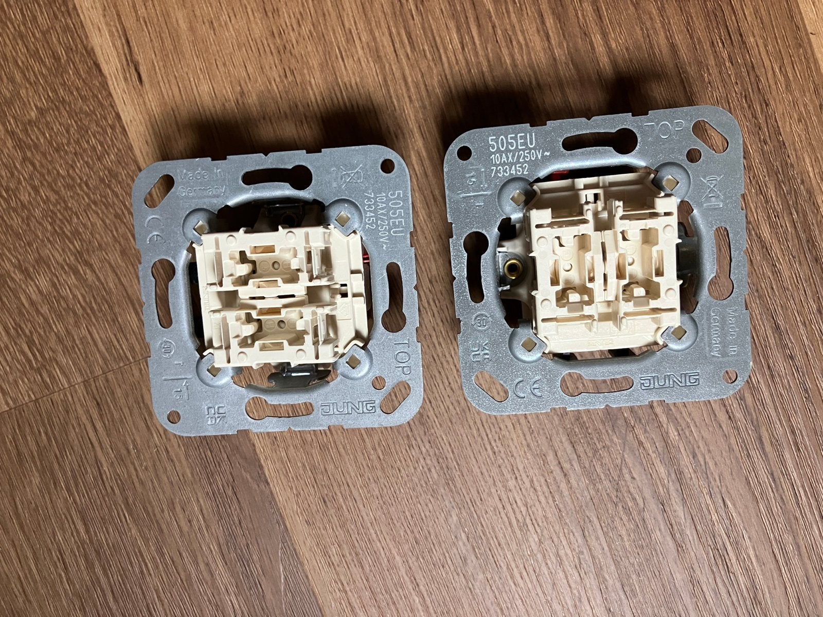 2x JUNG 505EU Schakelaar 10AX/250V - 2 stuks, Ophalen of Verzenden, Gebruikt, Schakelaar