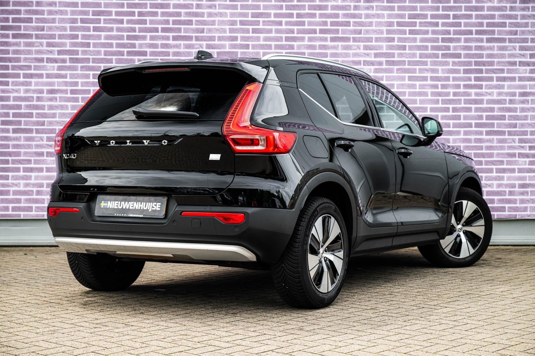 Volvo XC40 1.5 T5 Recharge Inscription Expression | Parkeerc, Auto's, 12 maanden, Euro 6, 1712 kg, Zwart