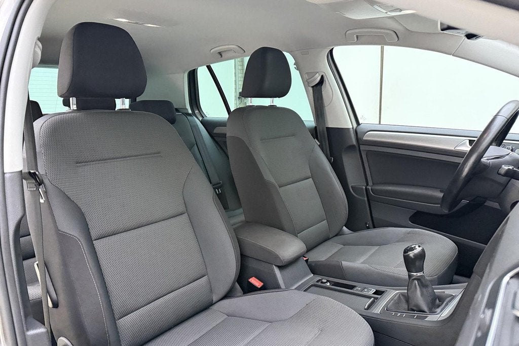 Volkswagen Golf 1.0 TSI Comfortline LM velgen | Parkeersenso, Voorwielaandrijving, Stof, Gebruikt, 23 km/l