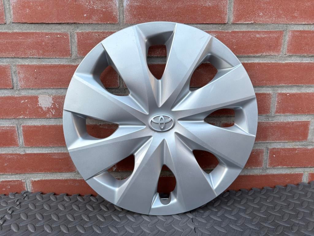 1 originele Toyota Yaris en Aygo wieldop 14 inch, Auto diversen, Wieldoppen, Ophalen of Verzenden, Gebruikt