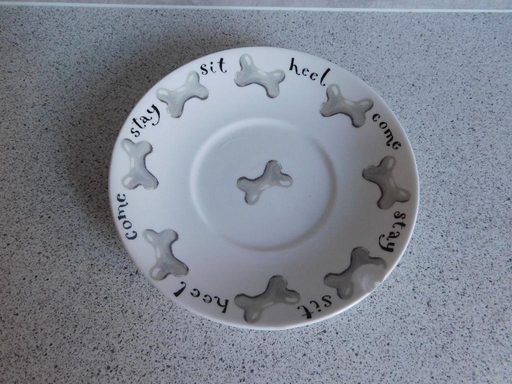 Schotel 17 cm. Woof Walkies Roy Kirkham, Ophalen of Verzenden, Zo goed als nieuw, Overige stijlen, Kop(pen) en/of Schotel(s)