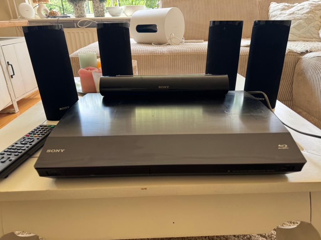complete en krachtige Sony BDV-E380 5.1 Home Cinema Set, Ophalen, Blu-ray-speler, 70 watt of meer, Zo goed als nieuw