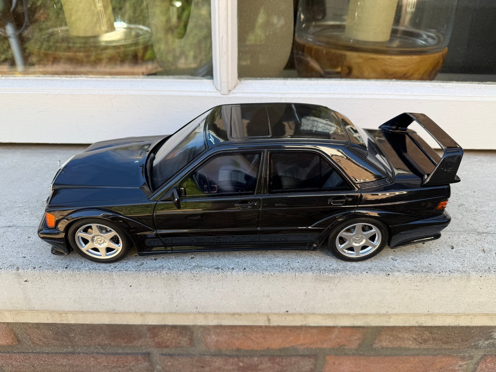 1:12 Mercedes 190E 2.5-16 Evo 2 zwart 1990 Otto Models G020, 2, rue de l'écusson, Zone commerciale Oxygène Sud, Josselin, 56120, FR