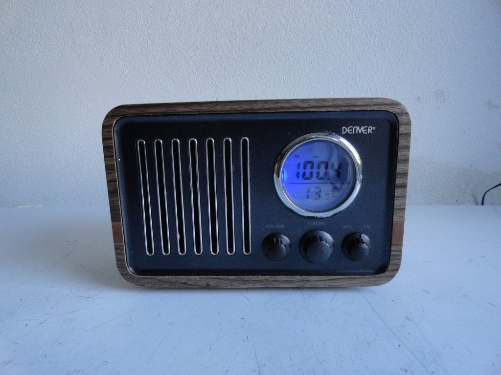 Alarm Clock Radio Denver FM, retrolook jaren 50 wekkerradio, Witgoed en Apparatuur, Wekkers, Ophalen of Verzenden, Zo goed als nieuw