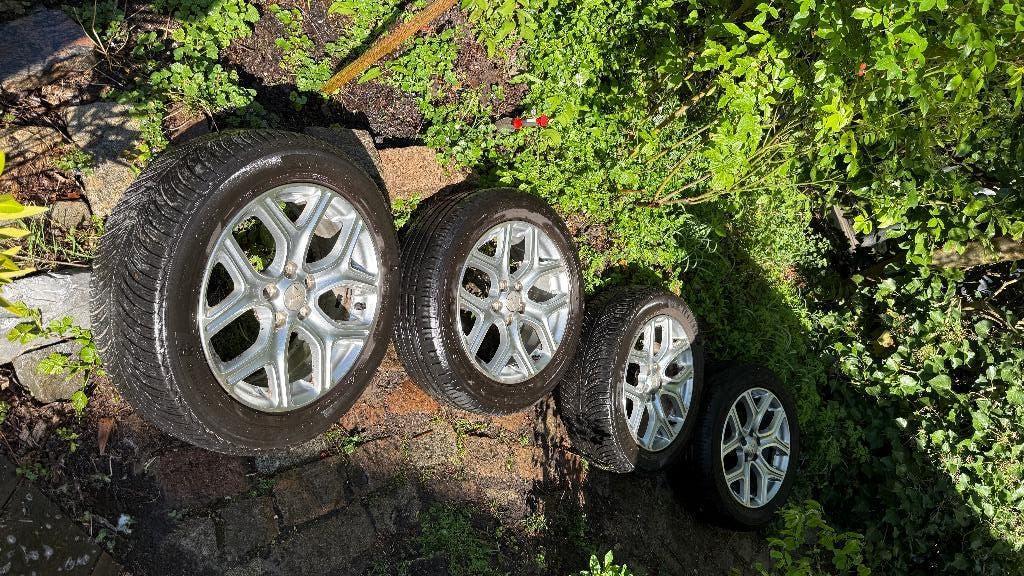 18” Mitsubishi Outlander Velgen met Goede Zomer Banden 5-6mm, Auto-onderdelen, Banden en Velgen, Ophalen, 18 inch, Gebruikt, Banden en Velgen