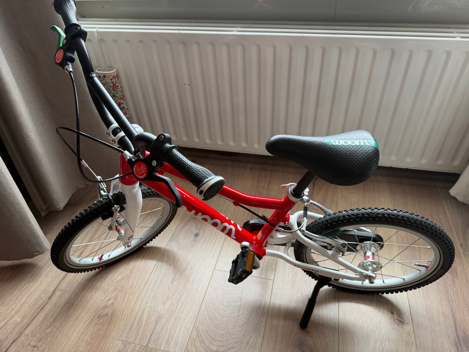 Woom 3 Kinderfiets Rood - Zo goed als nieuw, Ophalen, Zijwieltjes, 16 tot 20 inch, Velgrem
