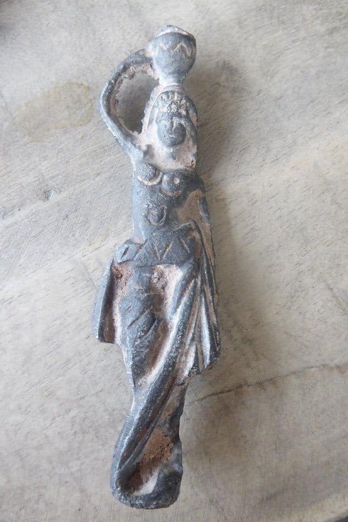 oude romeinse bodemvondst, vrouw met kruik, Ophalen of Verzenden