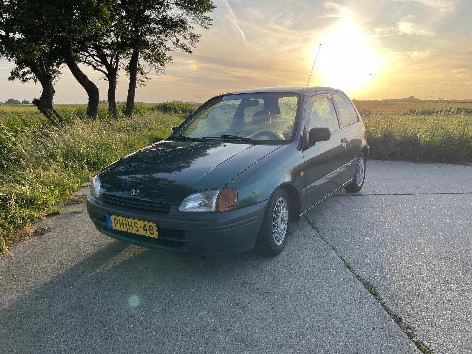 Toyota Starlet 1.3 16V 1996 Groen, 4 cilinders, Starlet, 400 kg, Origineel Nederlands