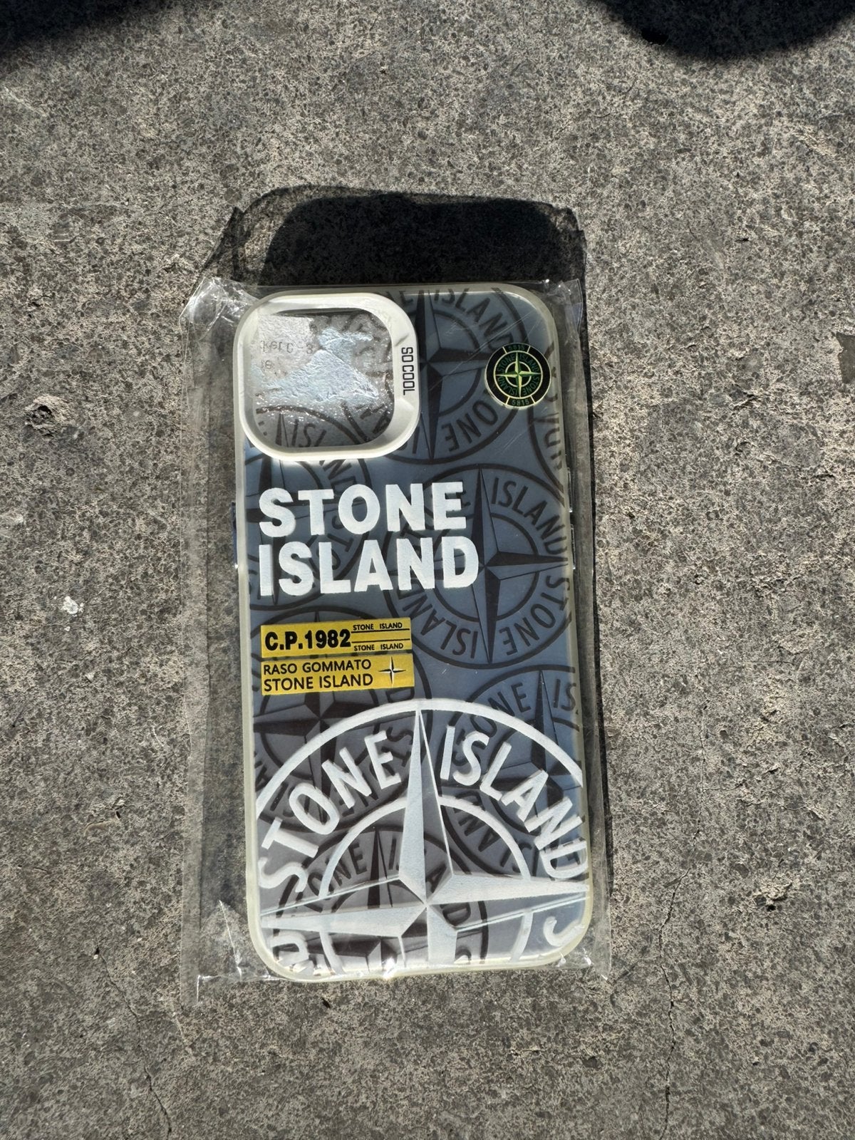 Iphone 15 telefoon hoesje van stone island, IPhone 15, Nieuw, Hoesje of Tasje, Ophalen of Verzenden