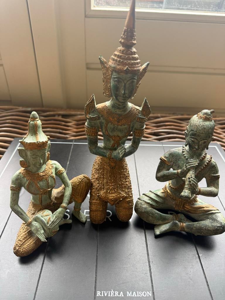 Set van drie Thaise Theppanom beelden, Antiek en Kunst, Kunst | Beelden en Houtsnijwerken, Beeld, Brons, Religie, 20 - 50 cm, Azië