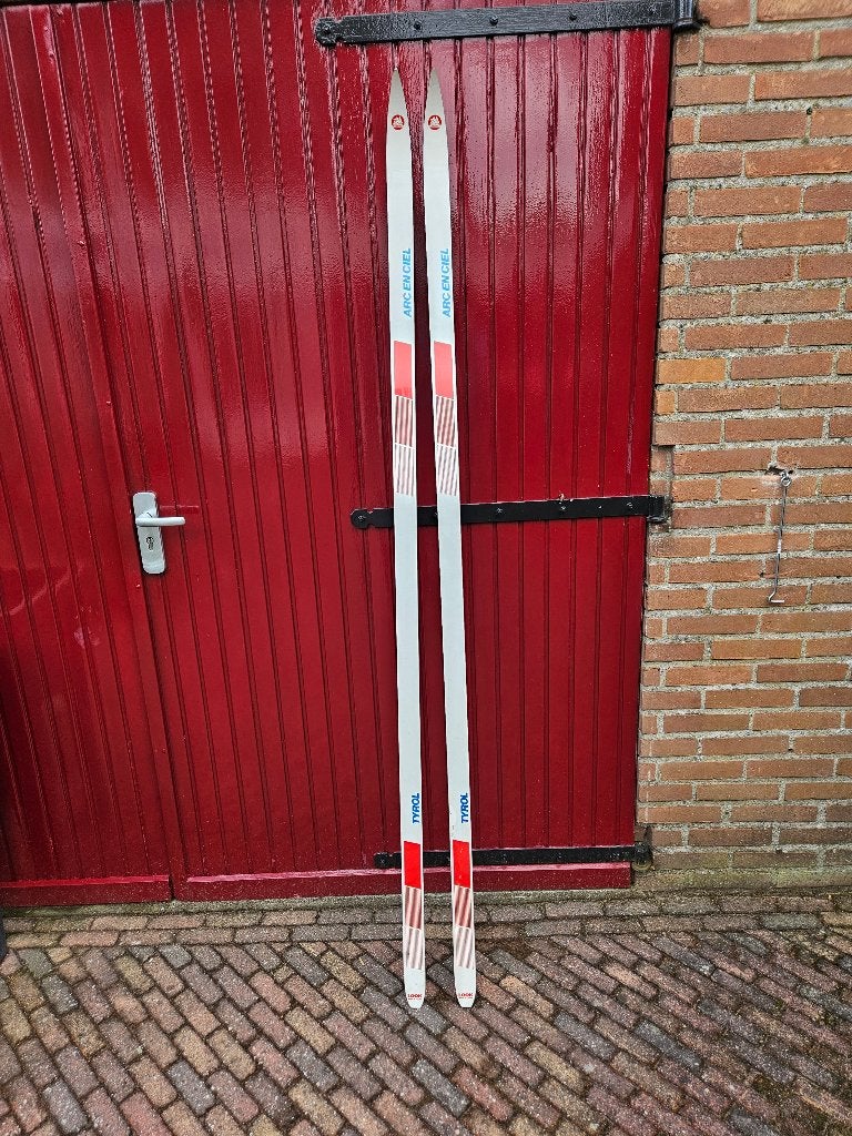 ski's nog nieuw, Sport en Fitness, Skiën en Langlaufen, Overige merken, 180 cm of meer, Nieuw, Ophalen of Verzenden
