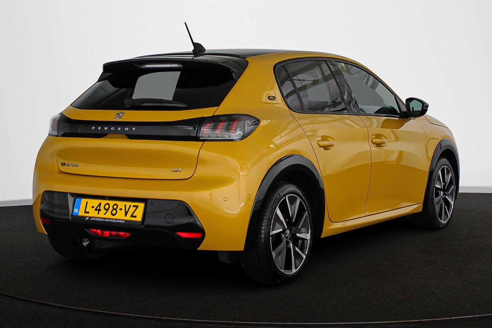 Peugeot e-208 EV GT Pack 50 kWh Stoelverwarming Camera Keyle, Auto diversen, Automaat, Geel, Elektrisch, Peugeot