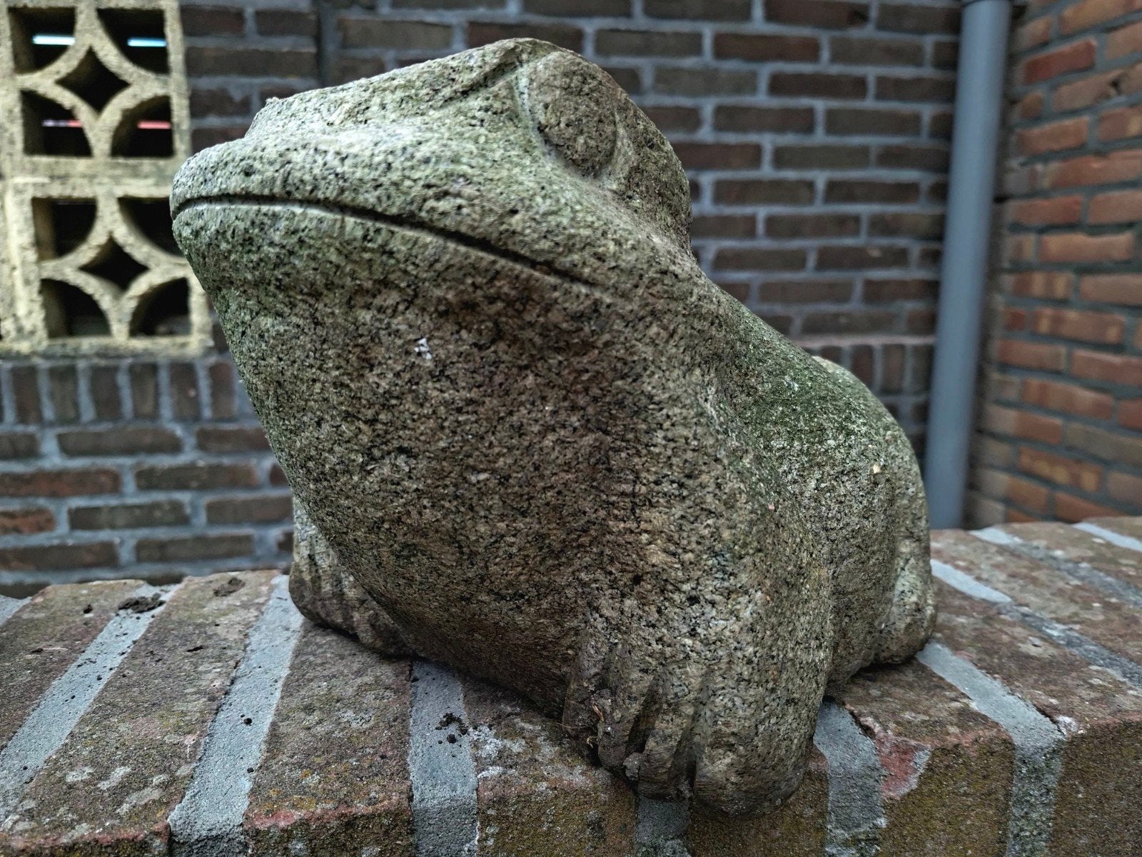 2 Oude granieten kikkers, Tuin en Terras, Ophalen, Gebruikt, Steen, Dierenbeeld