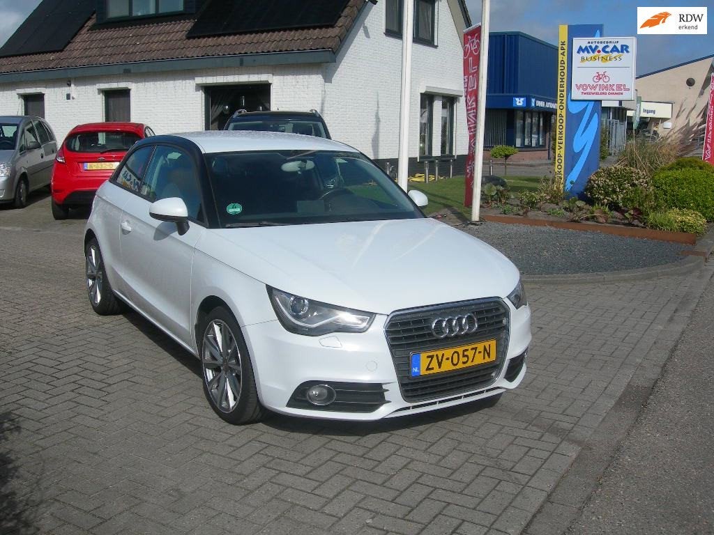 Audi A1 1.4 TFSI CoD Attraction Pro Line Business, Euro 5, Stof, 4 cilinders, 4 stoelen