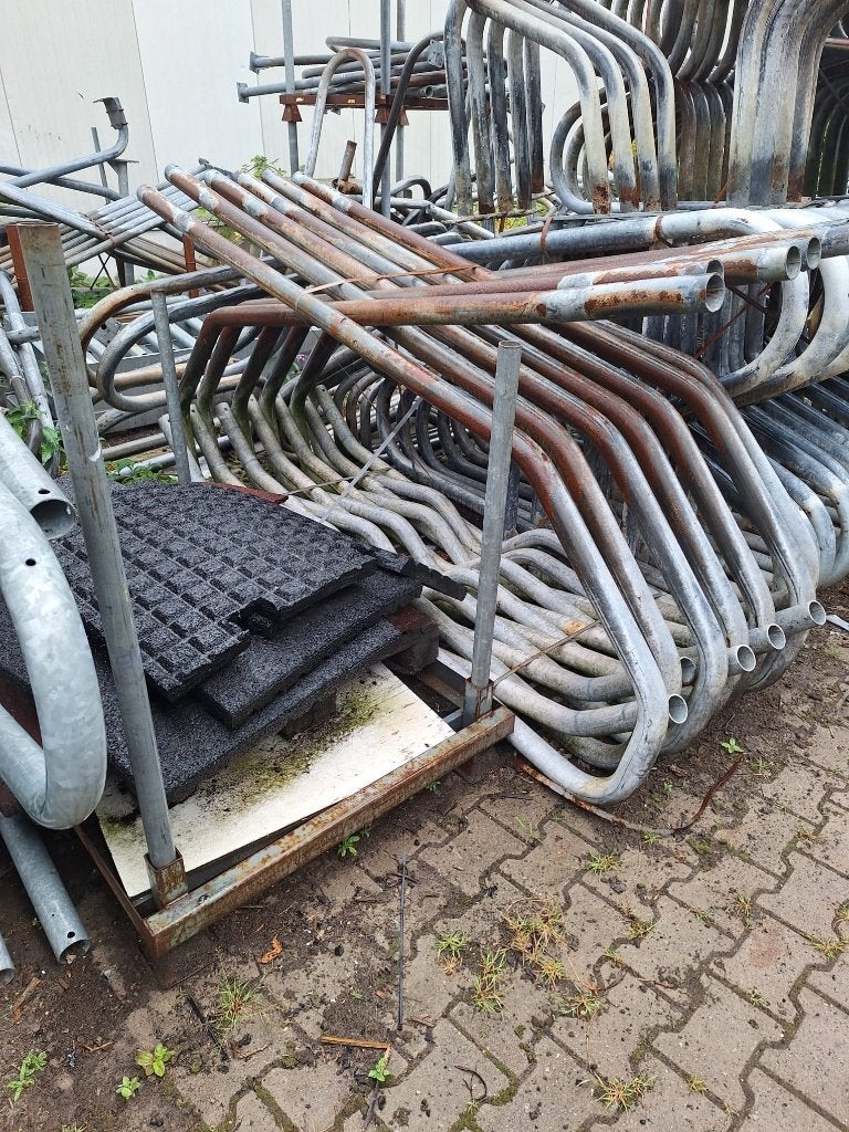 De boer combi boxen, Stalling