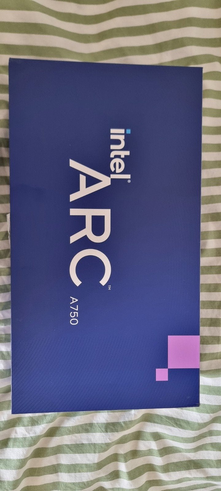 Intel Arc A750 Limited Edition Ruilen voor NVIDIA / AMD GPU, Computers en Software, Ophalen, GDDR6, PCI-Express 4, HDMI