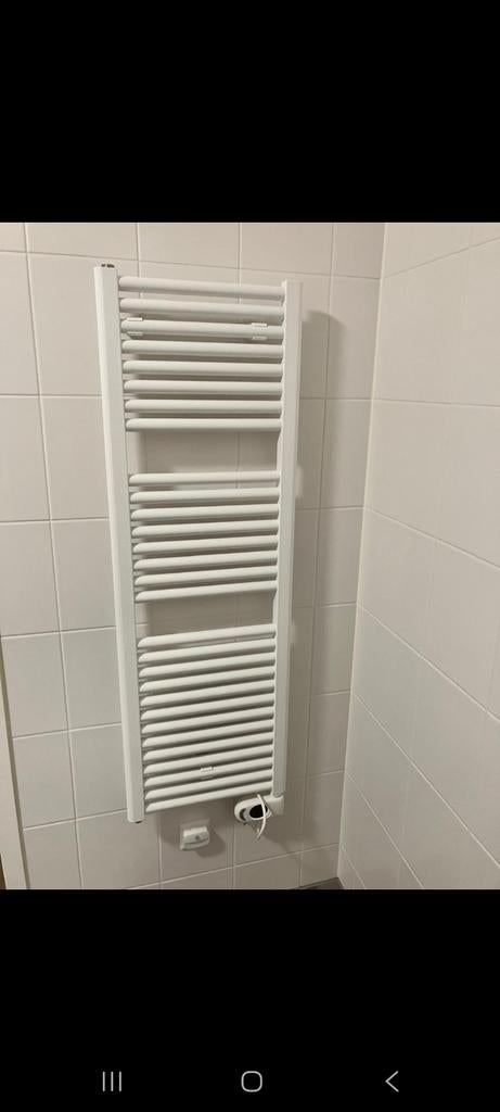 Elektrische handdoekradiator met thermostaat, Doe-het-zelf en Verbouw, Verwarming en Radiatoren, Ophalen