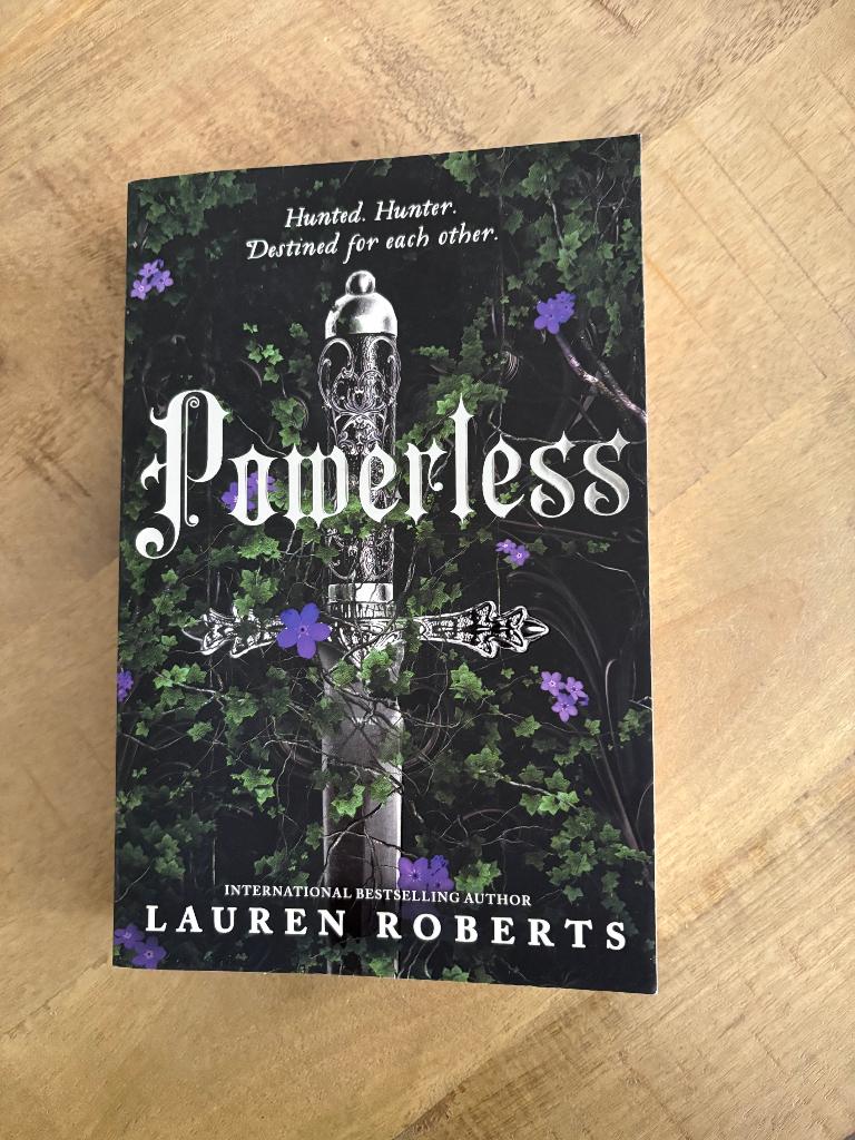 Powerless - Lauren Roberts, Ophalen of Verzenden, Gelezen, Lauren Roberts
