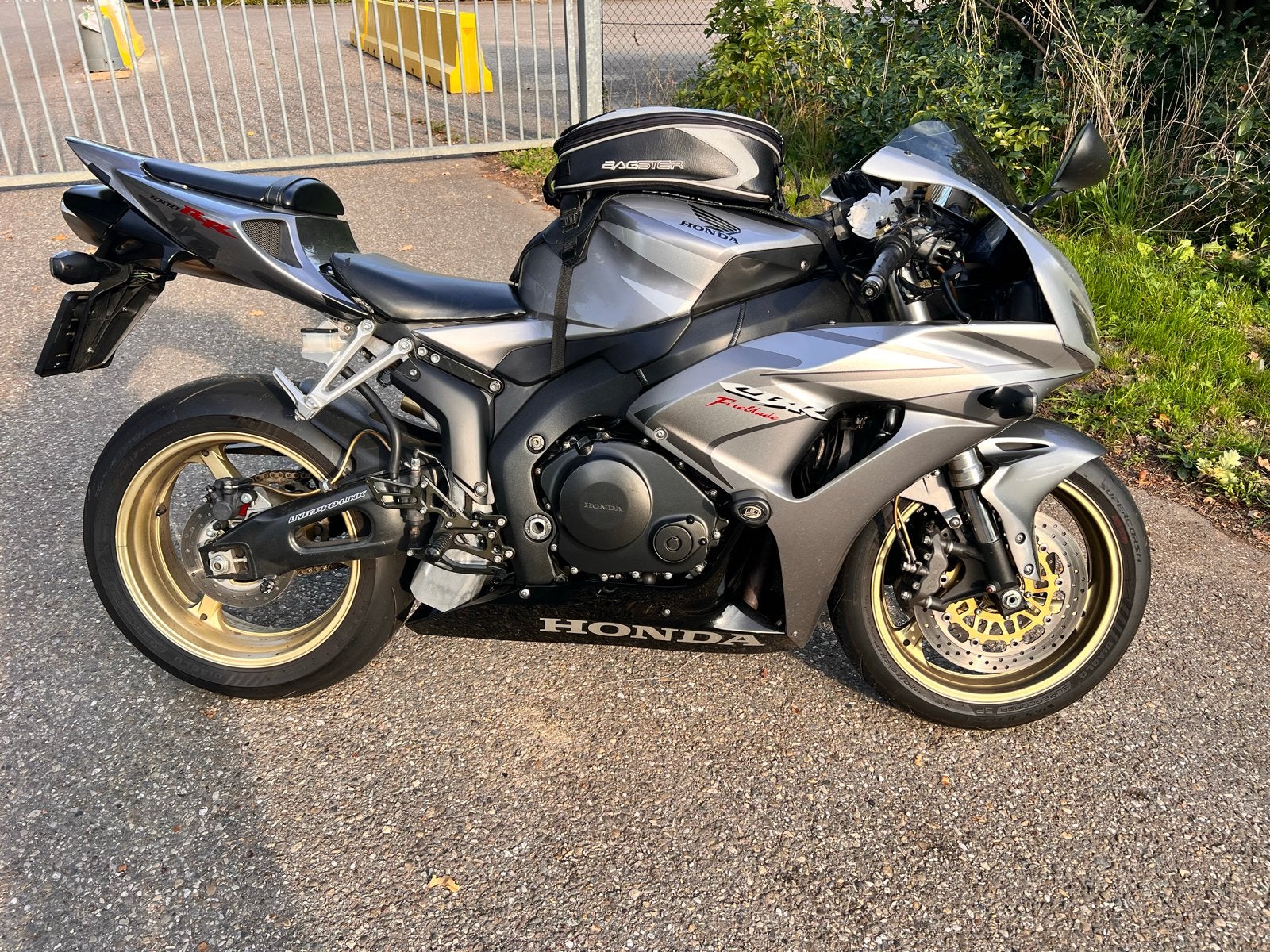 Honda CBR 1000 RR Fireblade SC57 Facelift 2006, Motoren, Sportuitlaat, 4 cilinders, Motorrijbewijs A, Gebruikt