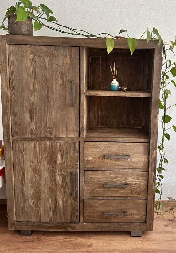 Grenen kast met stalen handgrepen van pronto wonen, Huis en Inrichting, Ophalen, Zo goed als nieuw, Minder dan 100 cm, Met lade(s)