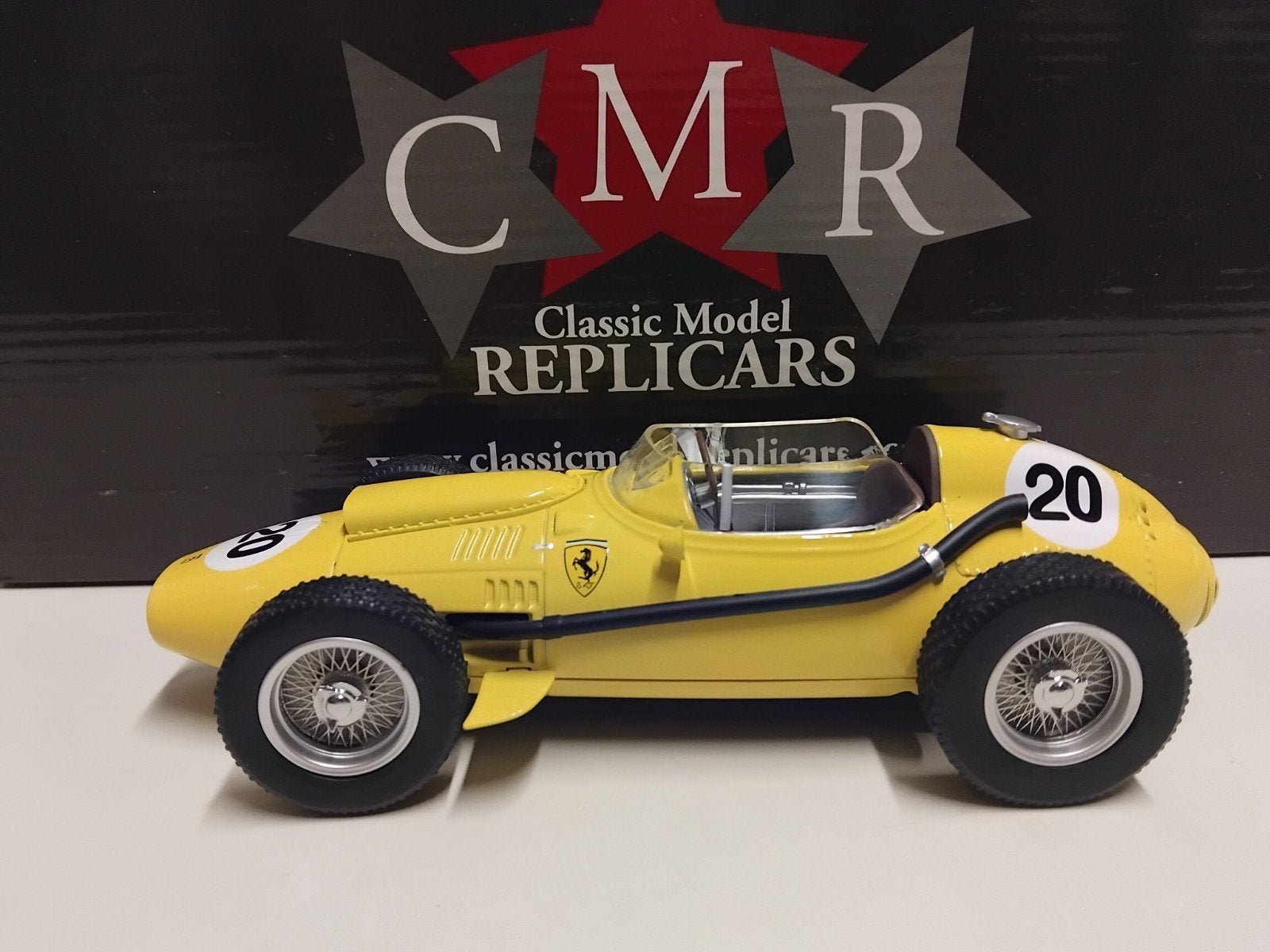 Ferrari 246 Dino F1 geel 1958 CMR 1:18 KRD, Hobby en Vrije tijd, Modelauto's | 1:18, Ophalen of Verzenden, Zo goed als nieuw, Auto