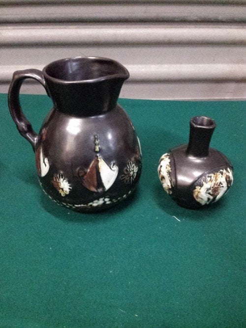 Vaasje en schenkkan van aardewerk, handbeschilderd, Ophalen of Verzenden