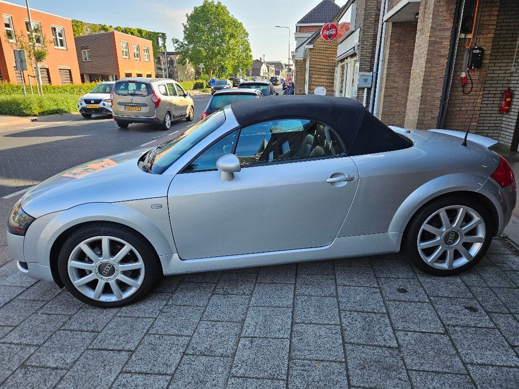 Audi TT Roadster 1.8 5V Turbo Quattro 225 PK 2000 Grijs, foto 12