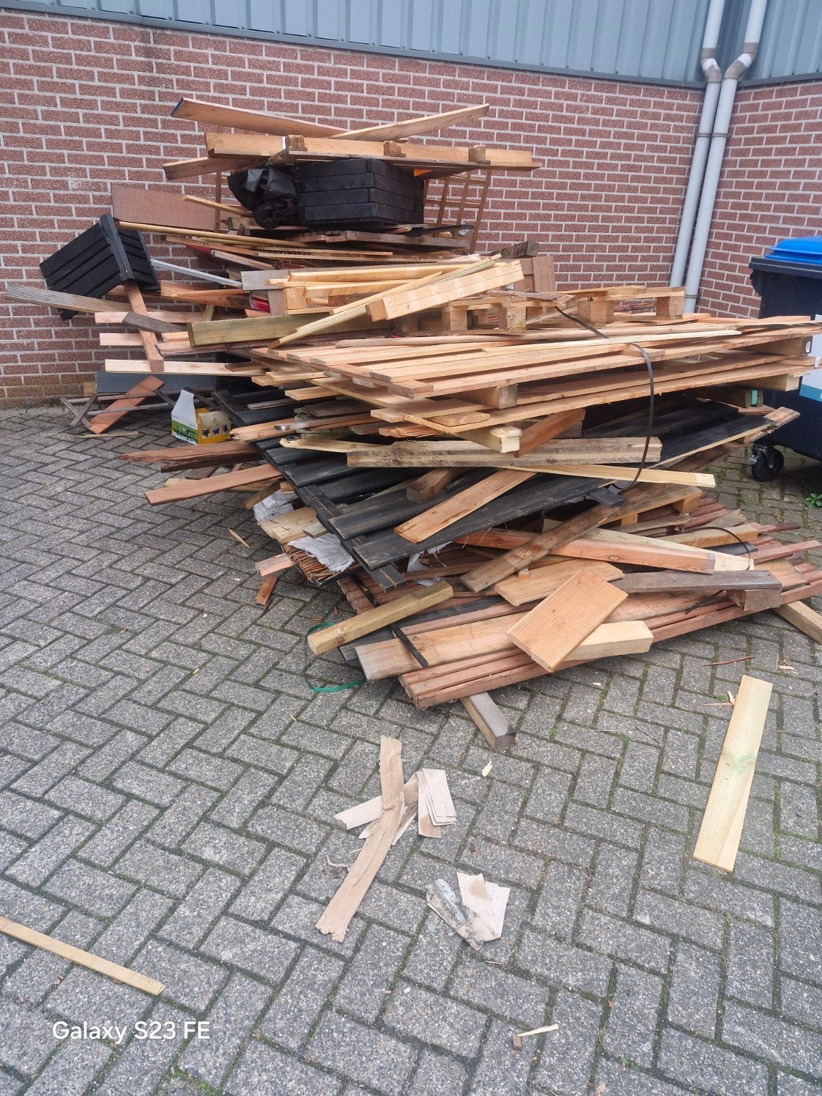 Gratis afhalen stok of knutsel hout, Tuin en Terras, Haardhout, Minder dan 3 m³, Ophalen of Verzenden