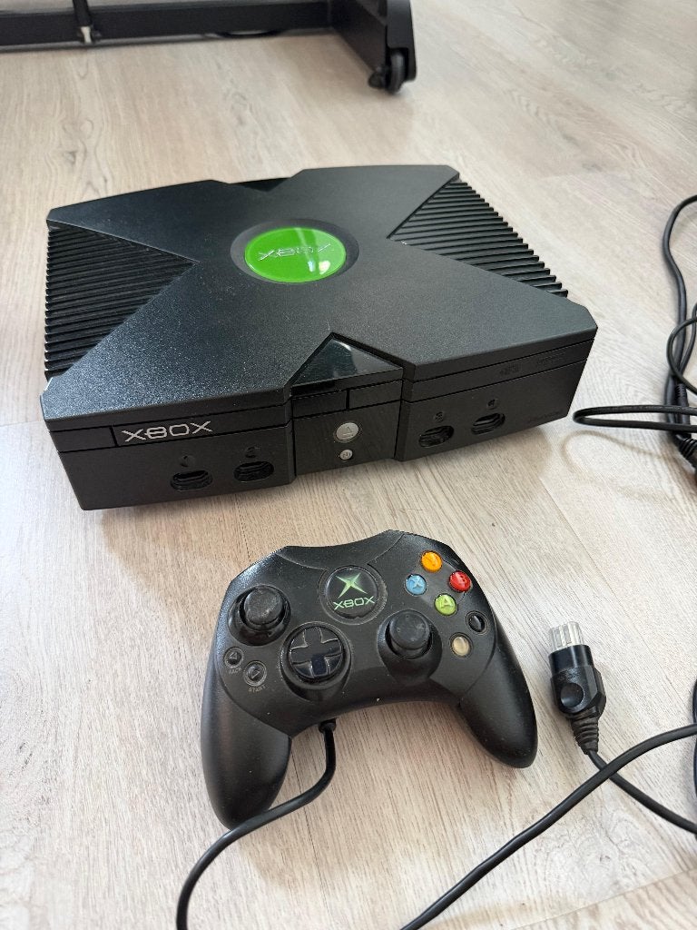 Xbox Console (OG Xbox) – (XBMC?) + Controller + 2 Games, Ophalen of Verzenden, Zo goed als nieuw, Met 1 controller