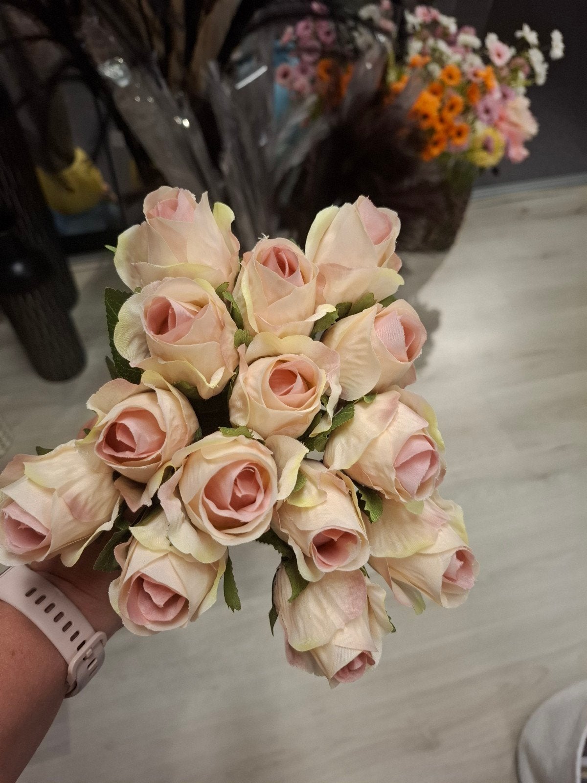 14 Rozen in een bosje - Kunstbloemen, Ophalen of Verzenden, Rozen, Rozen, Rozen
