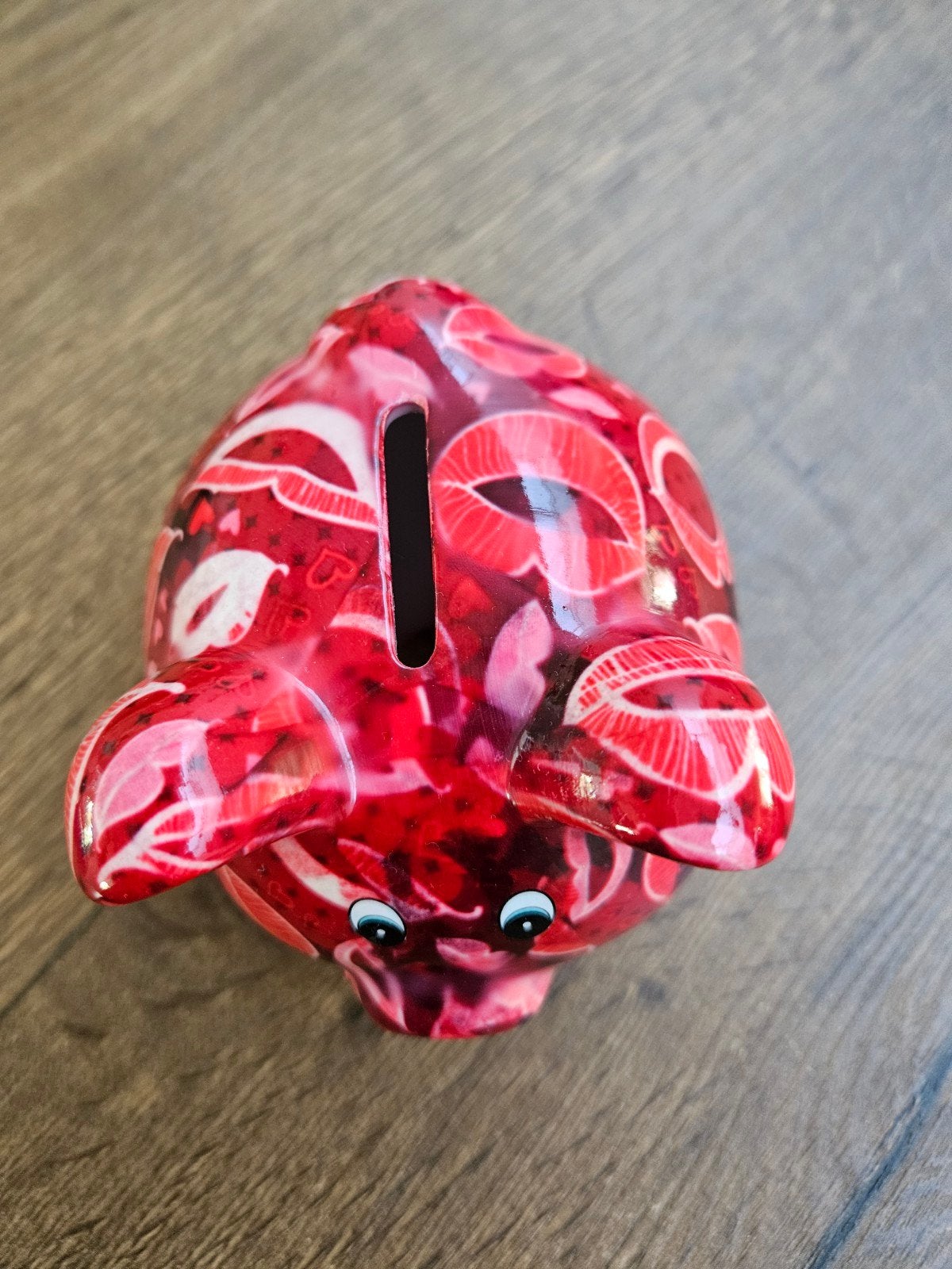 Spaarvarken met lippen en hartjes design, Ophalen of Verzenden, Gebruikt, Overige materialen, Dier