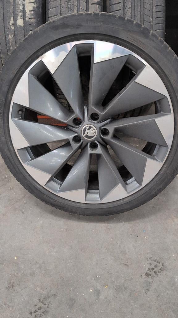 Skoda Velgen met Zomerbanden 255/40 R21, Ophalen, Gebruikt, 255 mm, Banden en Velgen