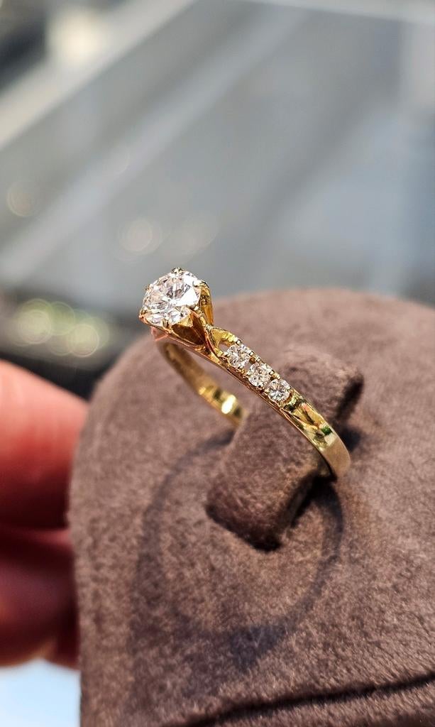Prachtige natuurlijk Diamant vs1 0.70 ct totaal, Sieraden, Tassen en Uiterlijk, Ringen, Nieuw, Ophalen of Verzenden, Dame, Goud