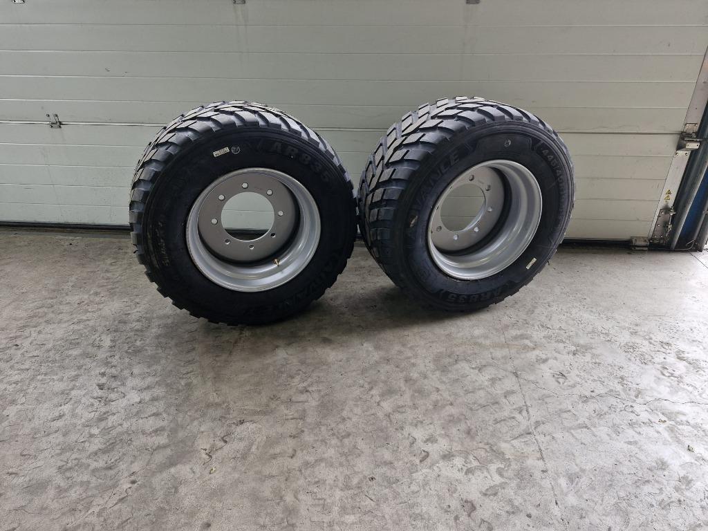 banden 445/45R19.5 SAMSON, Auto-onderdelen, Ophalen, Zomerbanden, Band(en)